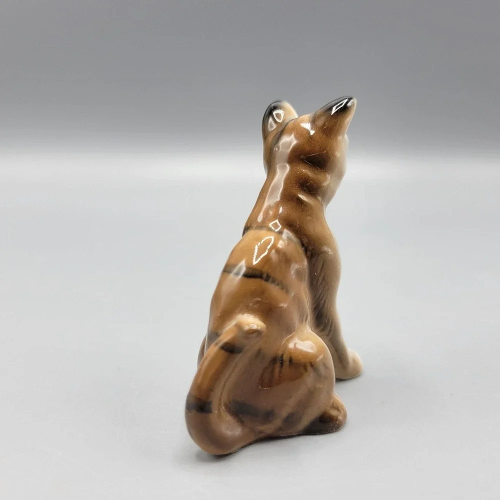 Vintage Ceramic Cat Kitten Figurine Home Shelf Decor 2.25